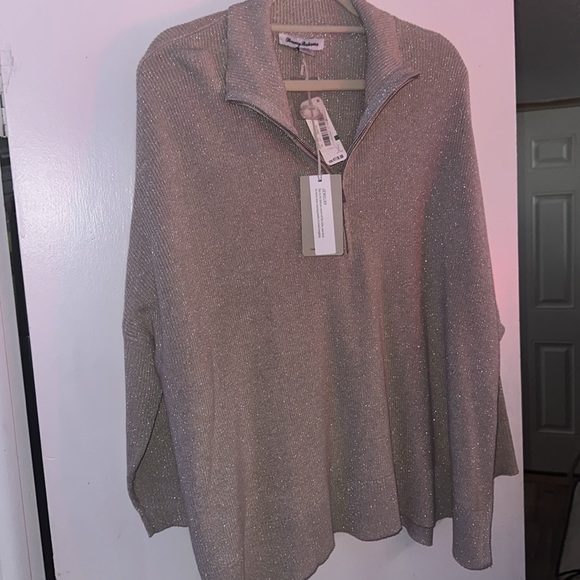NWT. Woman’s Sparkling Tommy Bahama 1/4 zip sweater. In a cream color. Size XL. - Picture 2 of 7